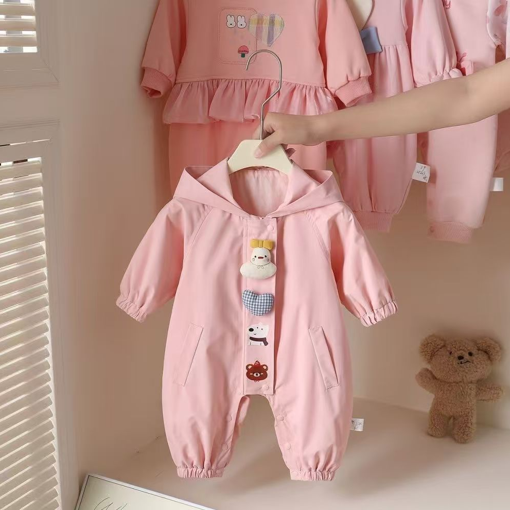 婴儿连体衣春秋款可爱卡通连帽哈衣宝宝衣服秋季双层公主外出服