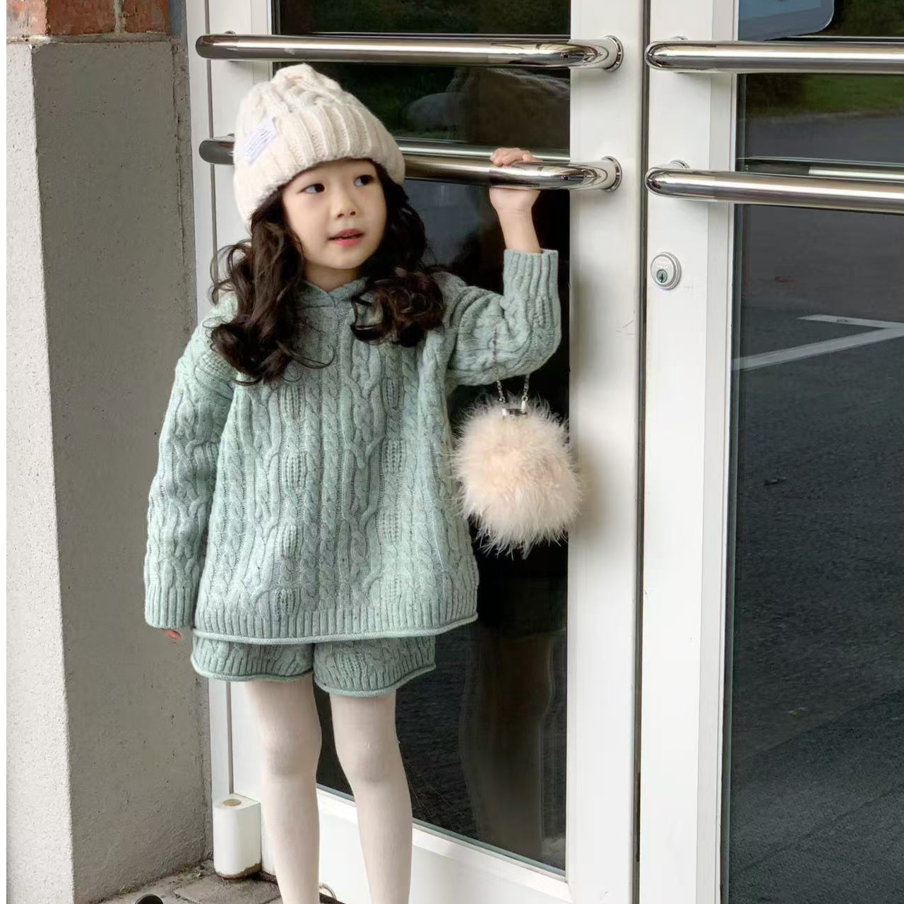 秋冬季新款洋气时髦套装针织连帽保暖毛衣短裤两件套女童加厚套装