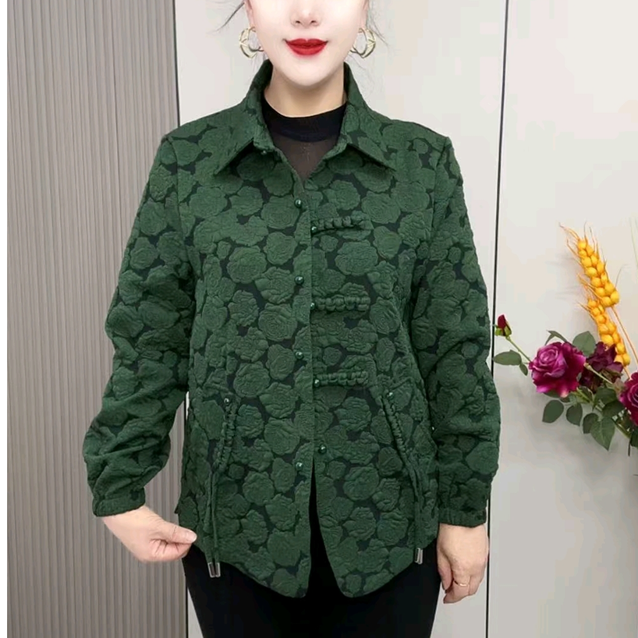 大码宽松休闲百搭减龄中年妈妈装纽扣印花短外套2025新款女装上衣