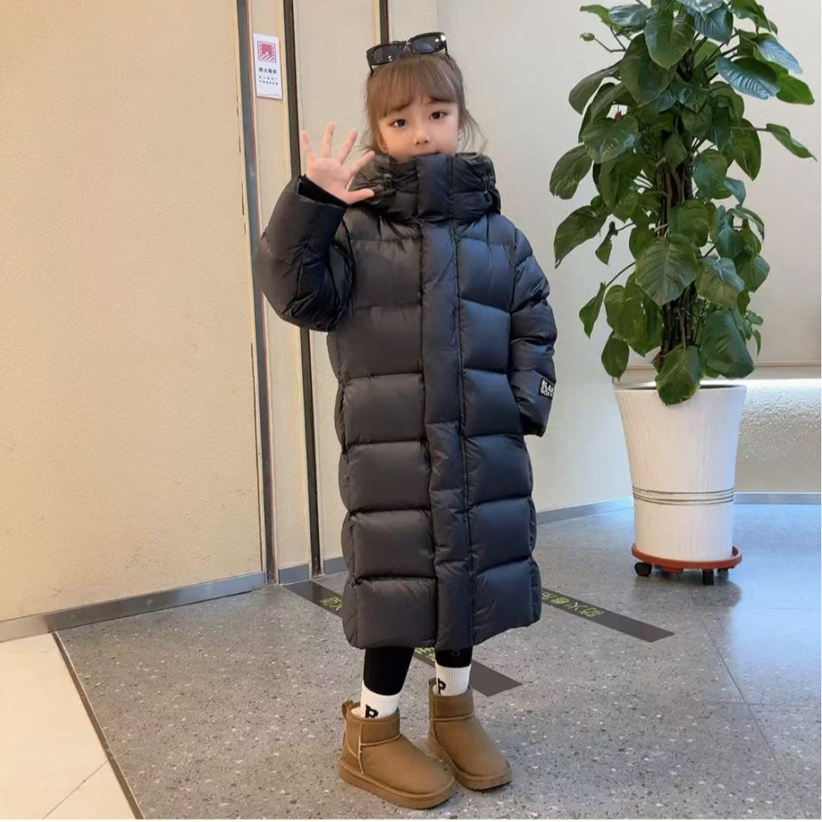 2025女童90白鸭绒洋气儿童羽绒服加厚黑金小中大童中长款过膝外套