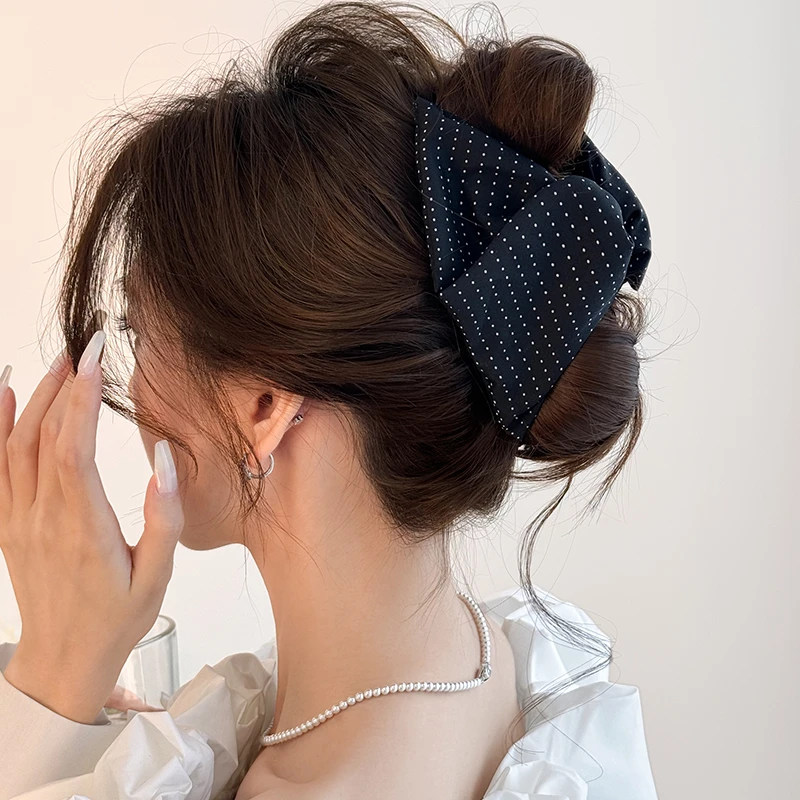 法式高马尾三角抓夹女高级感2025新款赫本风鲨鱼夹后脑勺发饰头饰