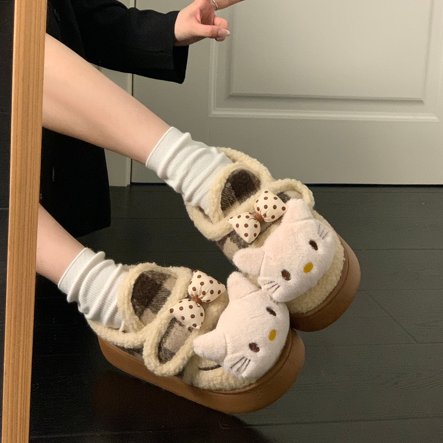 可爱蝴蝶结魔术贴雪地靴女2025秋冬新款厚底增高加绒保暖毛毛棉鞋