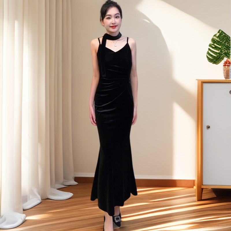 新款金丝绒秋季不褪色吊带显瘦修身气质高级褶皱收腰显瘦连衣裙