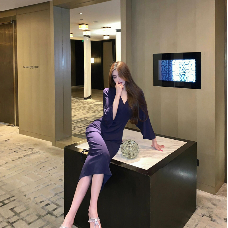 松弛感慵懒风蝙蝠袖V领收腰遮肉连衣裙女夏后开叉一步裙绑带长裙