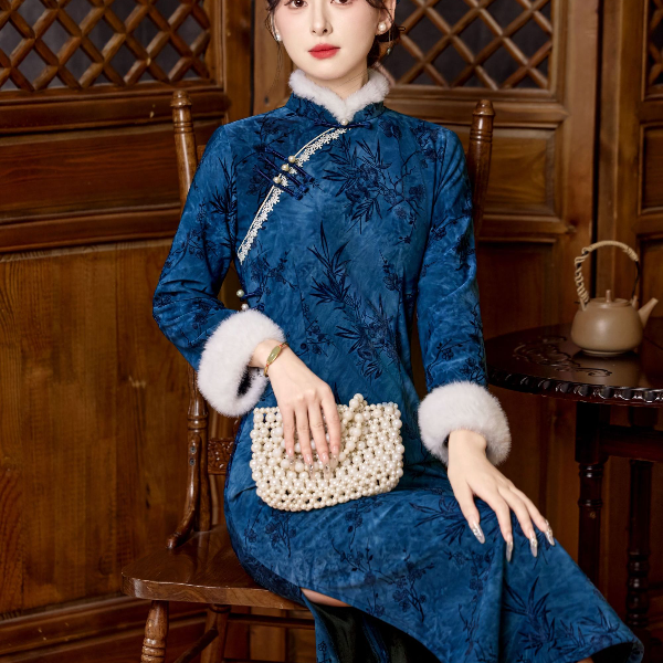 老上海民国风改良旗袍秋冬新款紫蓝色印花高级感洋气连衣裙丝绒