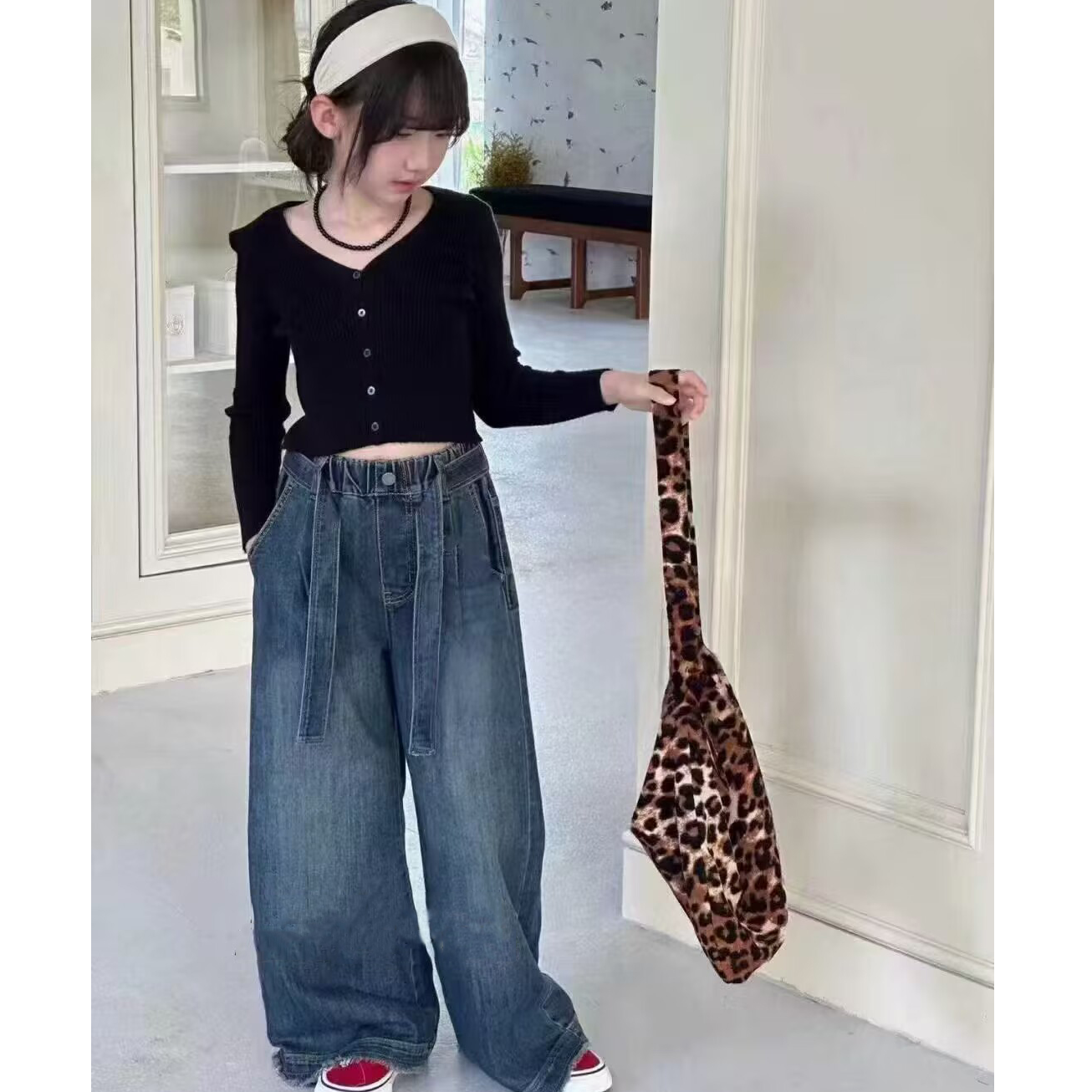 女童秋季新款牛仔裤洋气宽松女宝宝休闲百搭阔腿裤休闲裤