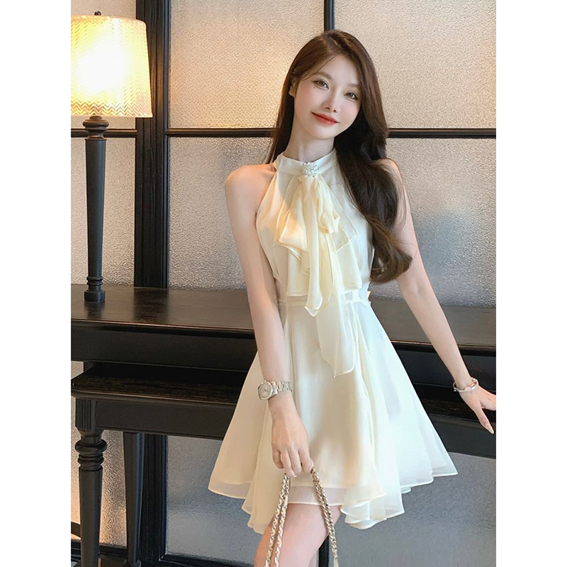 洋气高级感雪纺连衣裙女2025年夏季新款无袖挂脖收腰显瘦a字短裙