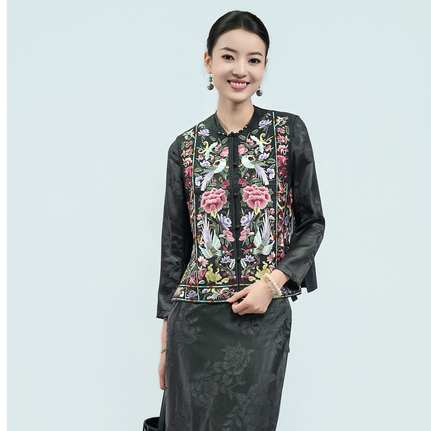 玉家人高端重工刺绣民族风马甲桑蚕丝龟裂纹新中式无袖背心款上衣