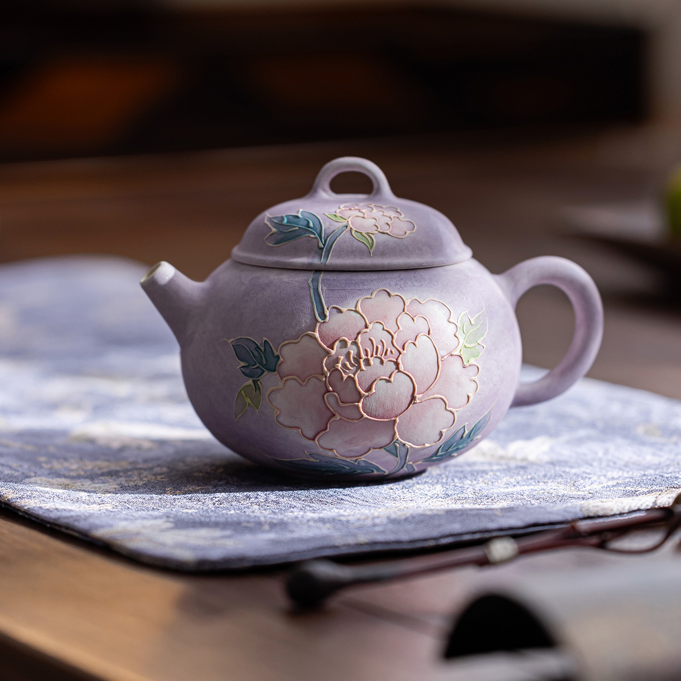 亘古粉引牡丹茶壶家用泡茶西施壶不烫手茶具堆绘紫色粉彩陶瓷分茶