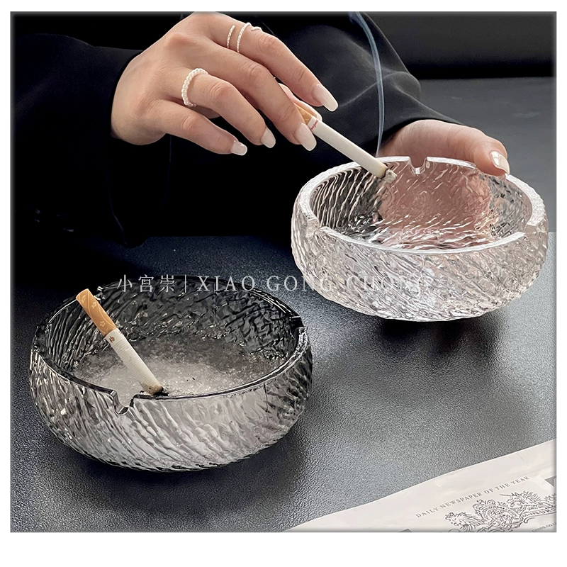 轻奢烟灰缸高端大气上档次大小号玻璃个性家用客厅创意摆件T