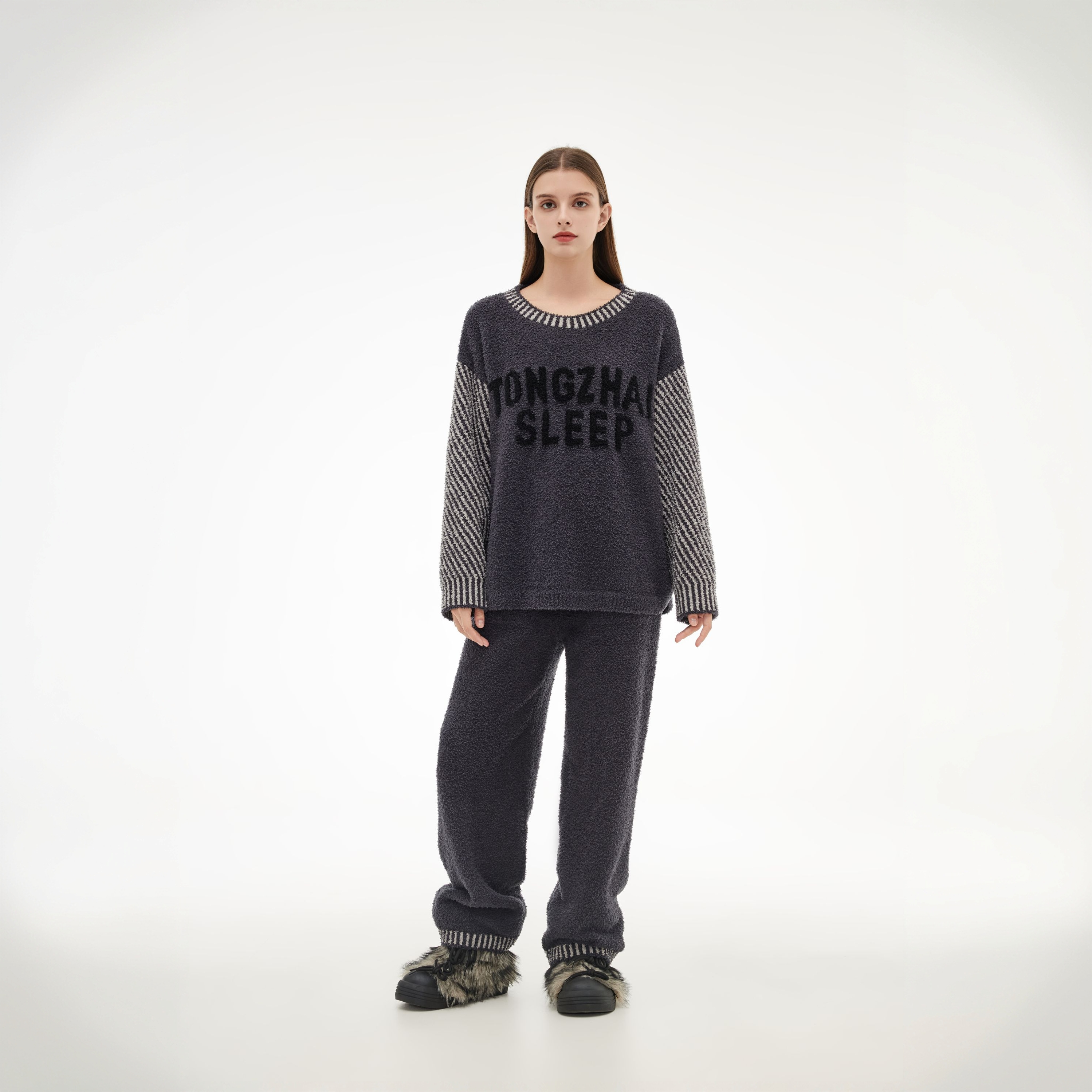 半边绒灰色字母圆领家居服睡衣套装秋冬加厚加绒套头宽松