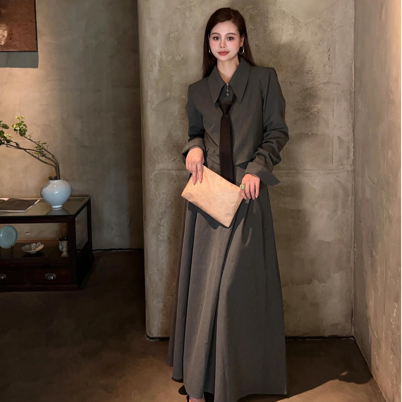 2025秋季又酷又飒休闲简约修身显瘦款长袖款短款卫衣半身裙两件套