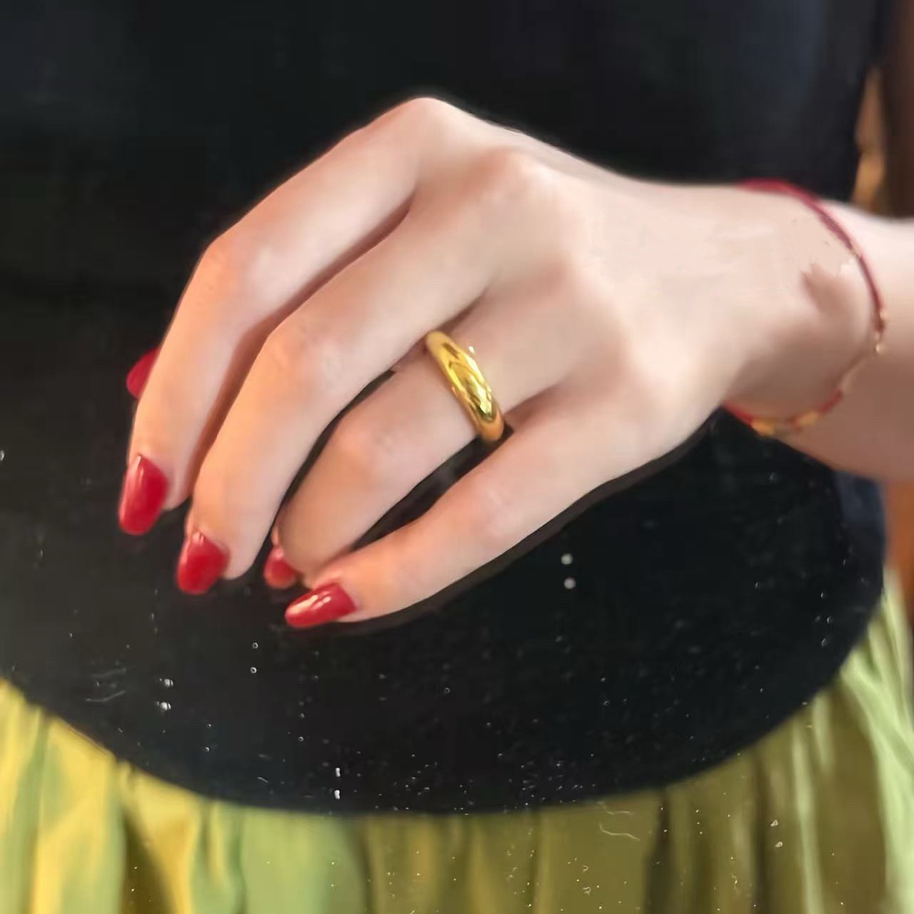 铜合金戒指 单依纯同款亮面金溜子戒指渐变泥鳅背面包戒小滴溜戒