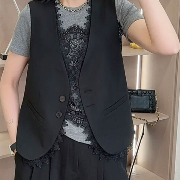 黑色拼接蕾丝设计感假两件西装马甲女外搭春季新款时尚气质上衣