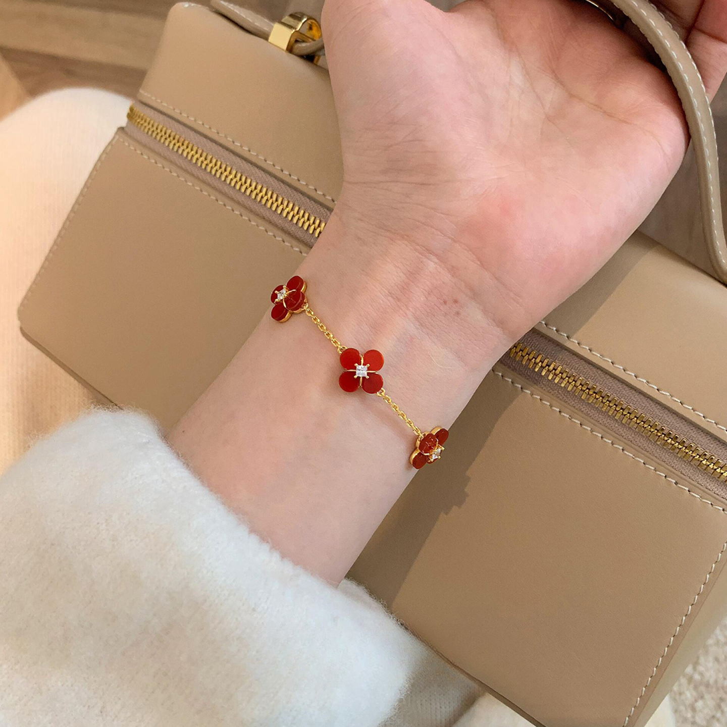 铜合金手链 本命年新中式四叶草仿贝母手链千金感独特气质手饰