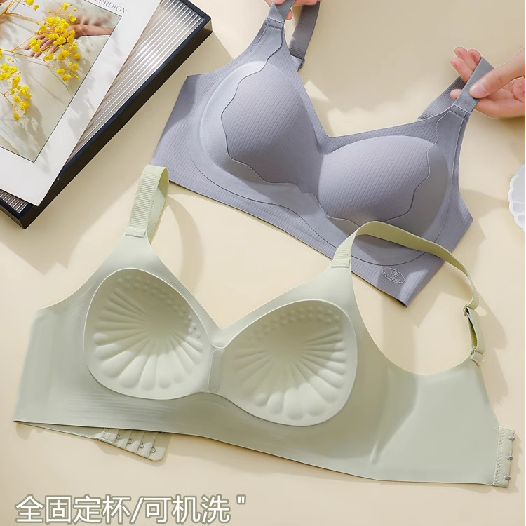 内衣女小胸聚拢舒适无痕防下垂调整型按摩解压杯无钢圈大码文胸罩