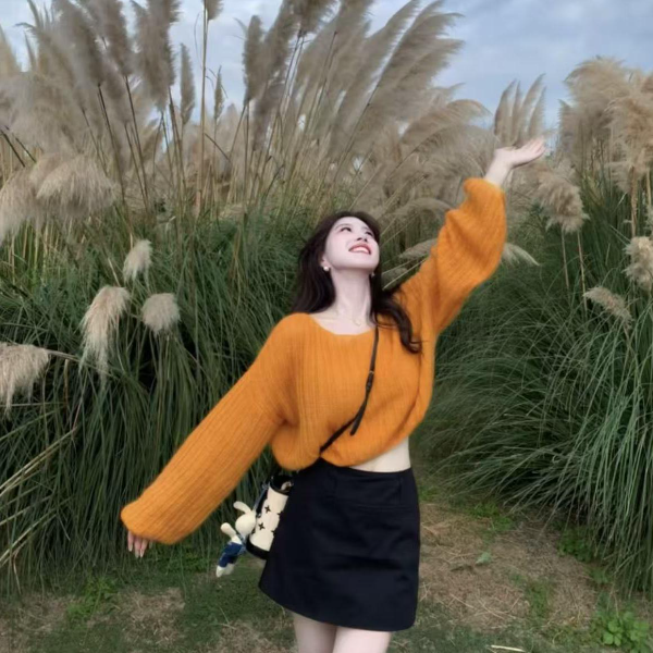 2025秋季新款韩系慵懒风针织斜肩针织衫毛衣女长袖上衣百搭半裙