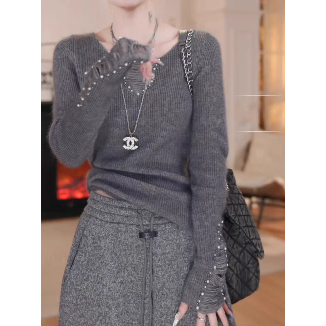 复古重工钉珠破洞毛衣女秋冬新款设计感修身收腰显瘦百搭针织上衣