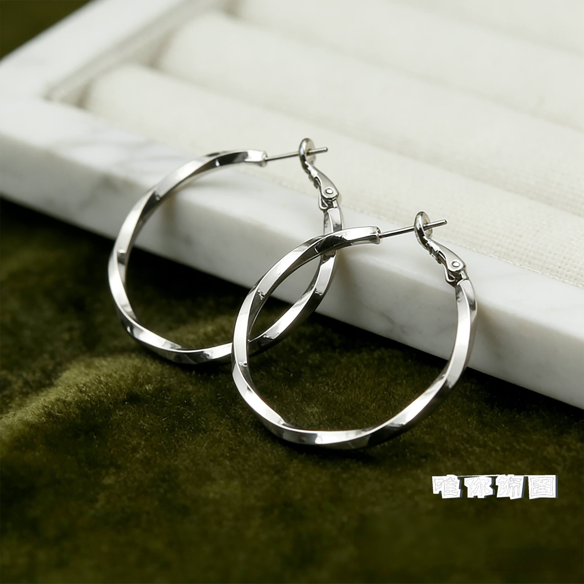 铜合金耳饰 扭曲耳圈气质轻奢耳扣适合圆脸高级金属E0260