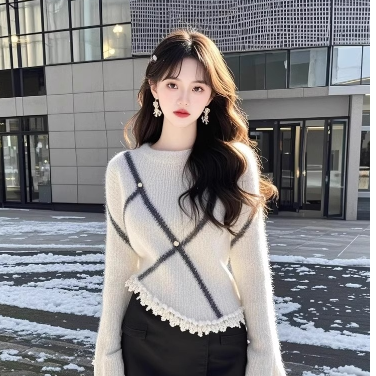 韩系软糯慵懒高级感白色套头针织毛衣女款2025年新款深秋初冬内搭