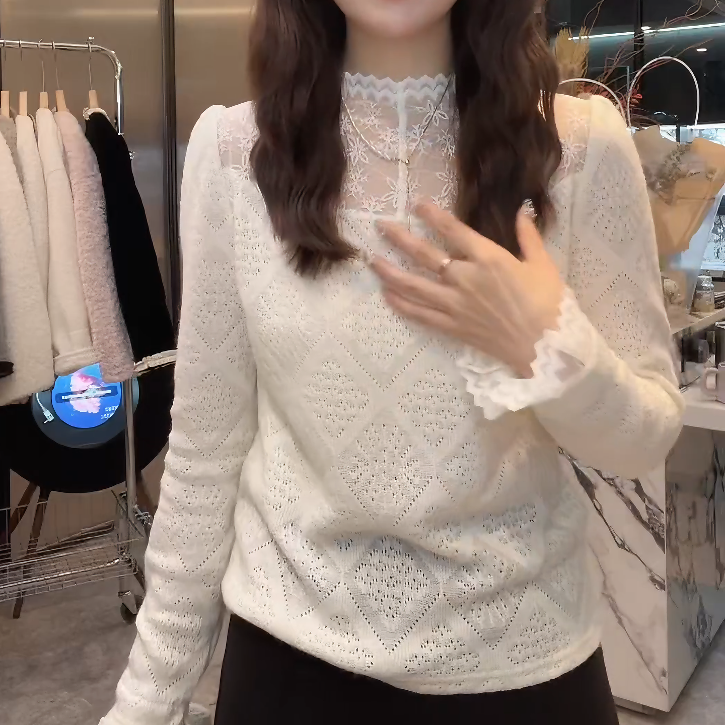【四季钟情】2025秋冬新款镂空洋气半高领长袖蕾丝打底衫LK2507986
