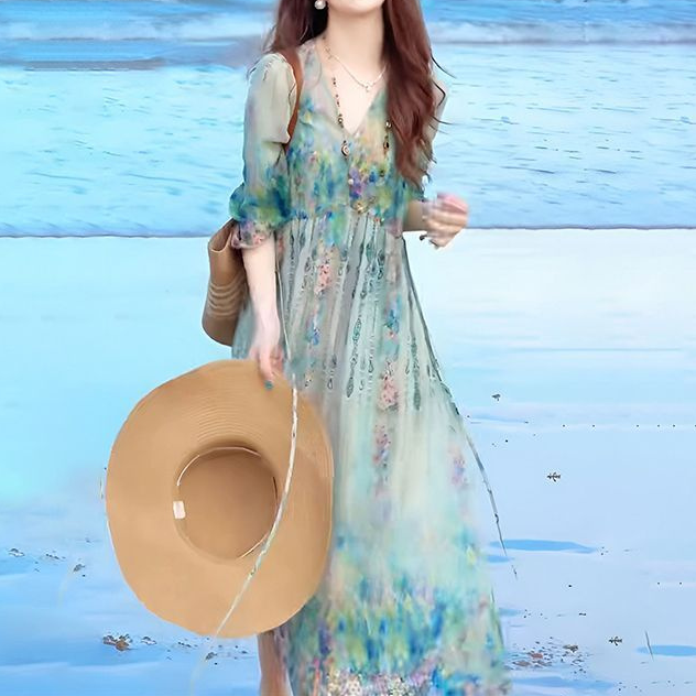 1362 时髦法式轻奢2025夏季新款收腰显瘦精致大气风格V领碎花长裙