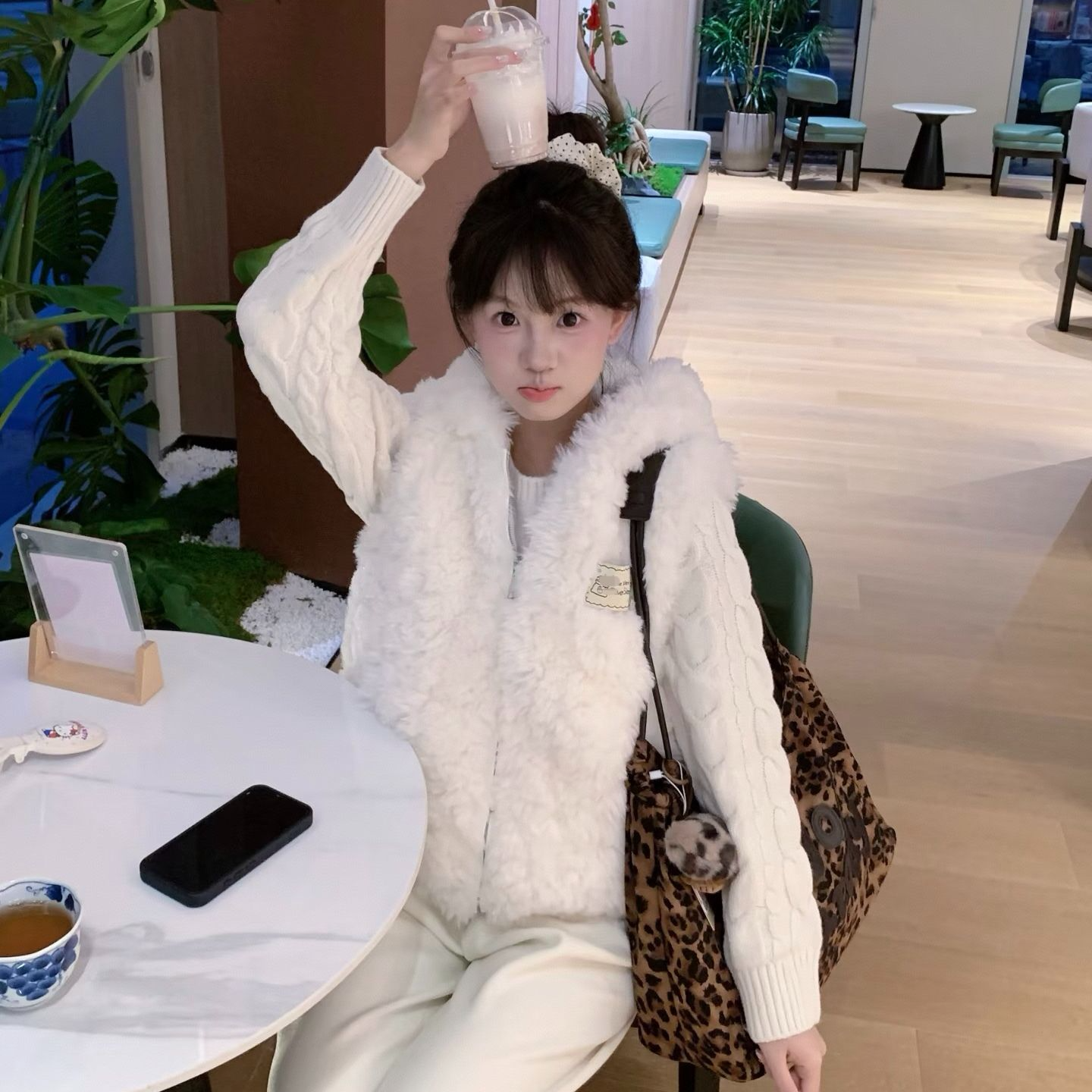 流行国潮少女风设计感连帽小熊夹棉马甲背心女秋冬季保暖百搭外套