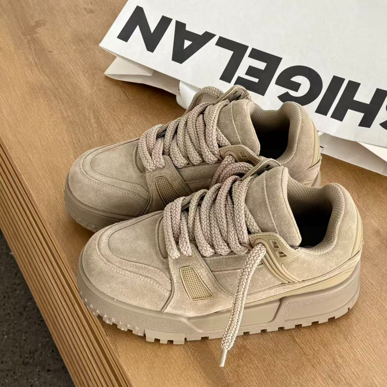 诗歌兰女鞋秋款时尚百搭厚底增高休闲鞋运动板鞋