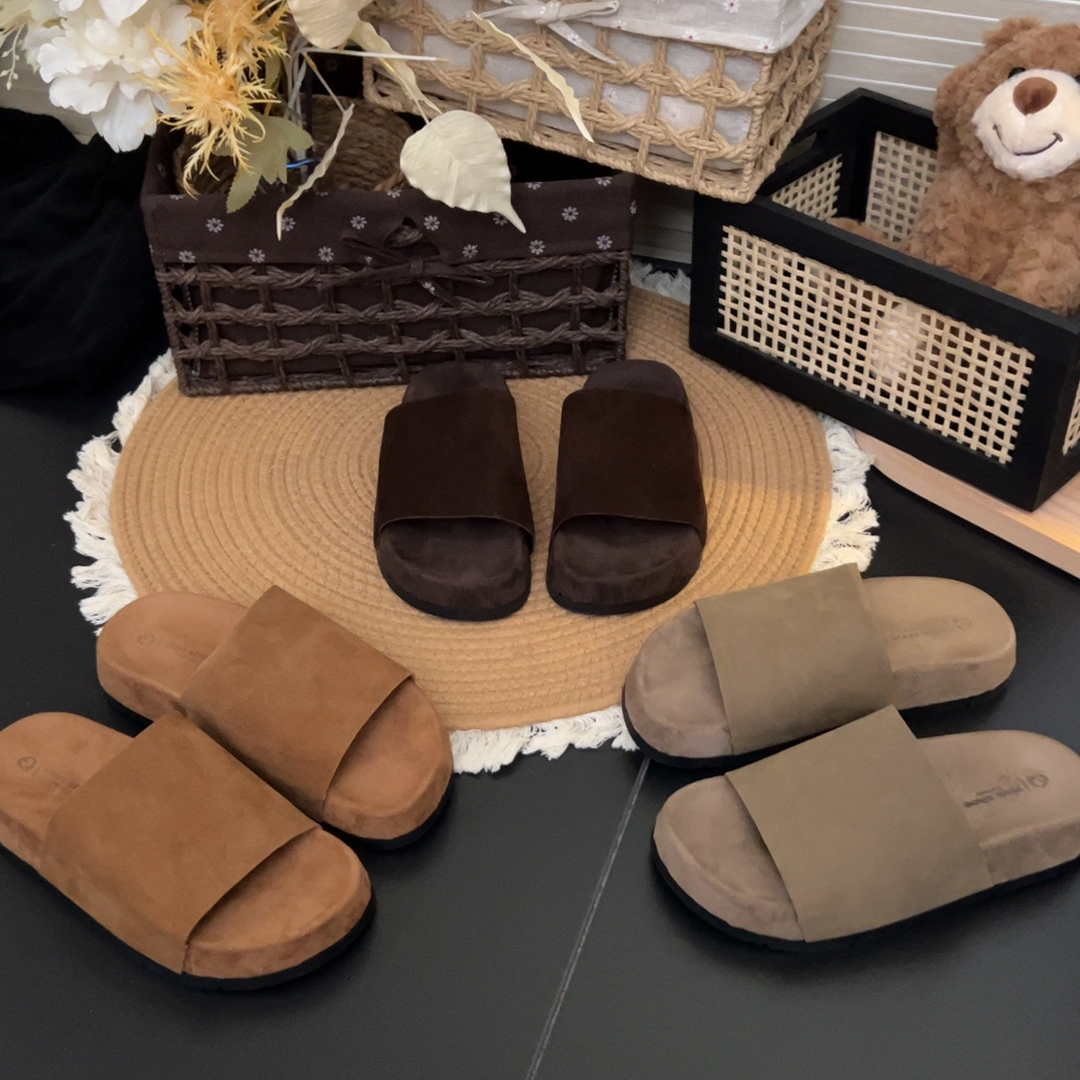 2025早秋新款欧洲站休闲老钱风一字面软底防滑外穿女拖鞋