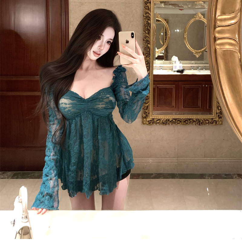 性感绿色方领长袖蕾丝衫女早春季巨好看气质修身内搭打底纯欲上衣