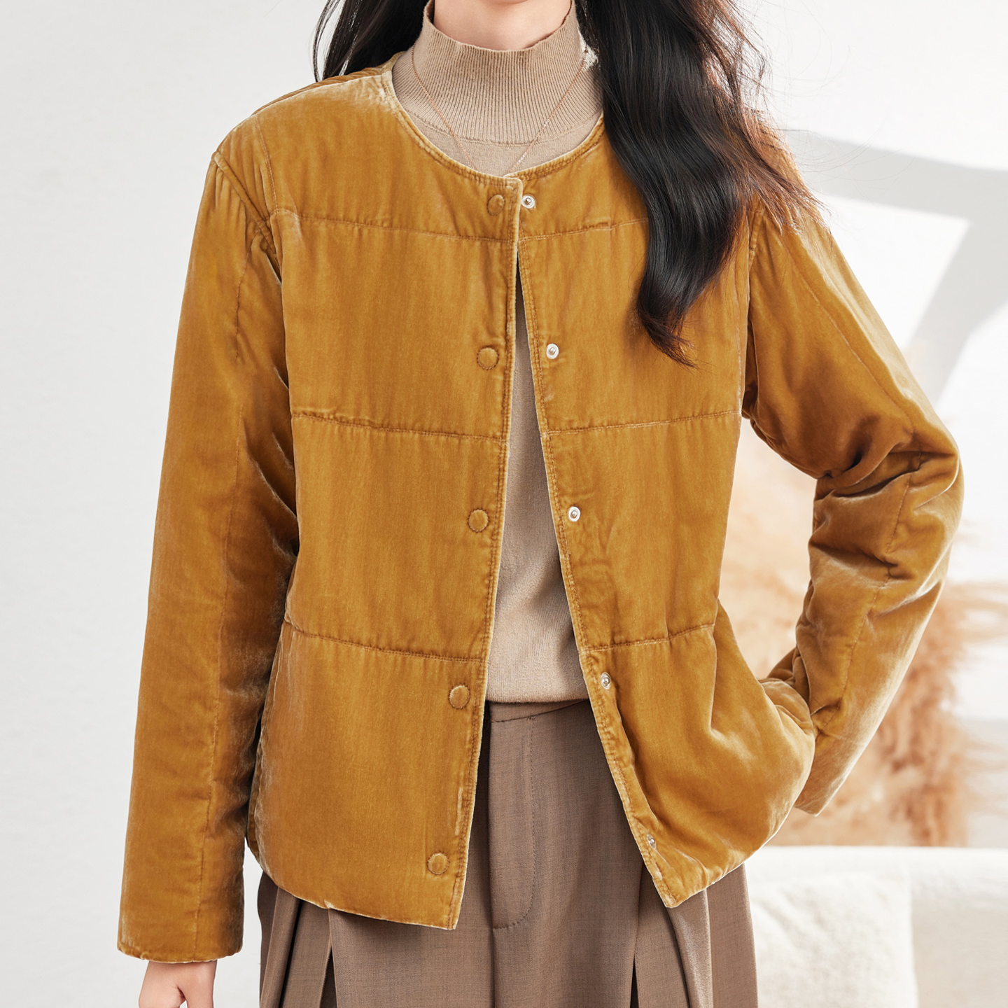 圆领真丝丝绒鹅绒服女冬季短款保暖鹅绒服气质桑蚕丝轻薄女装外套