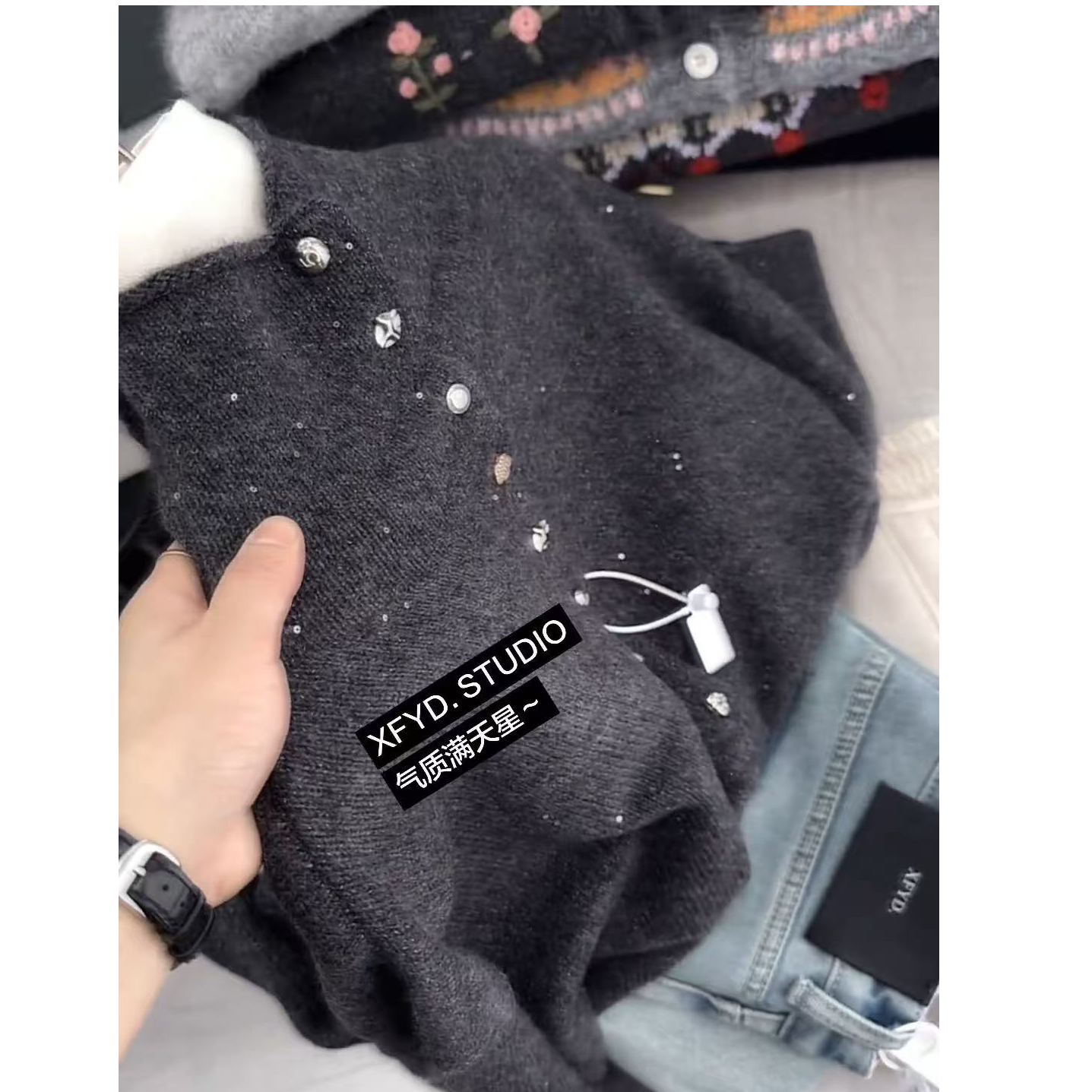 灰色半高领满天星针织开衫女秋冬新款高级感气质时尚大码毛衣内搭