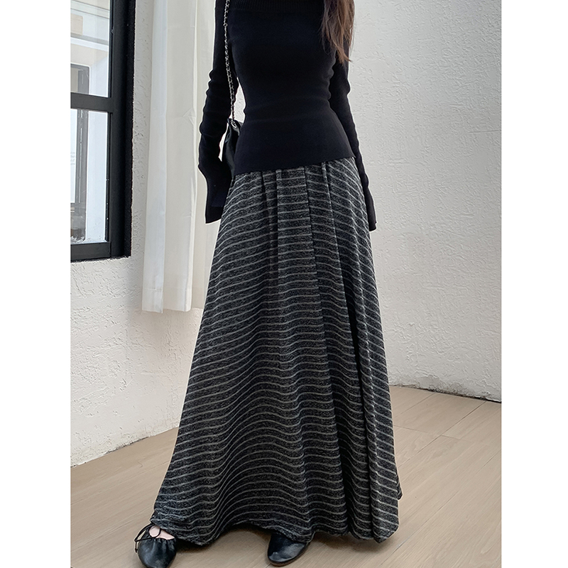 复古慵懒条纹半身裙女2025新款秋冬季松紧腰显瘦半裙包臀a字裙女