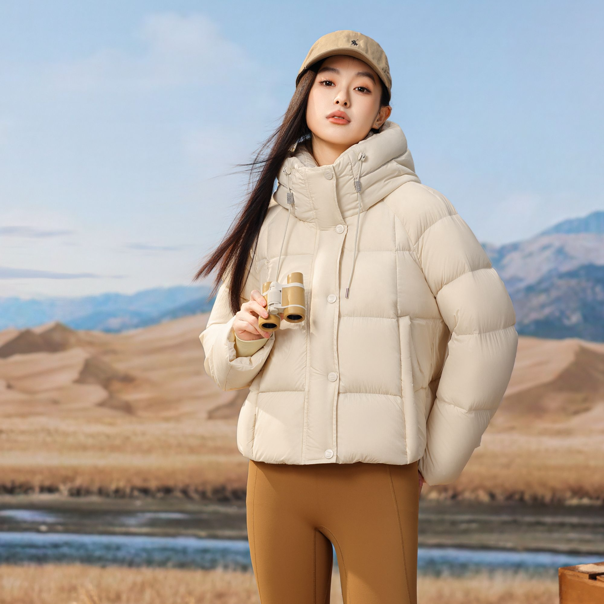 寻拓者90绒女短款宽松连帽泡芙保暖羽绒服FYH6851