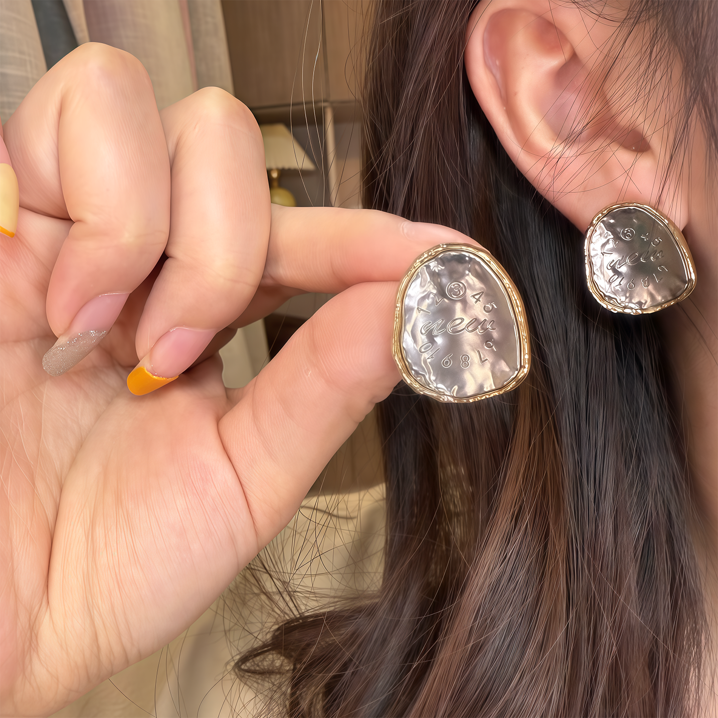 铜合金耳饰 银色金属风字母几何耳钉女气质欧美风高级感耳环