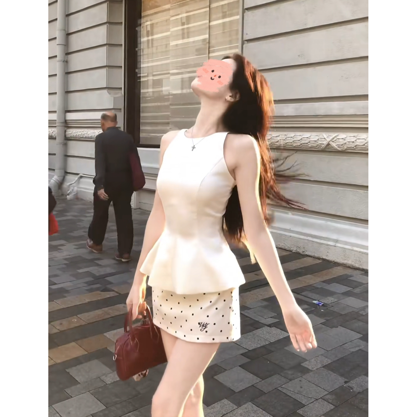 2025夏季气质缎面贵气感无袖荷叶边绑带上衣+波点半身裙时尚套装