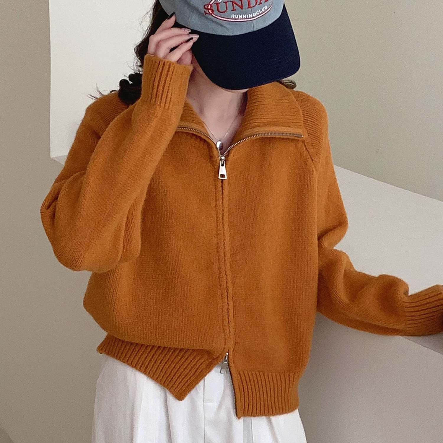 2025慵懒风毛衣外套女秋冬新款韩系简约宽松立领拉链针织开衫上衣