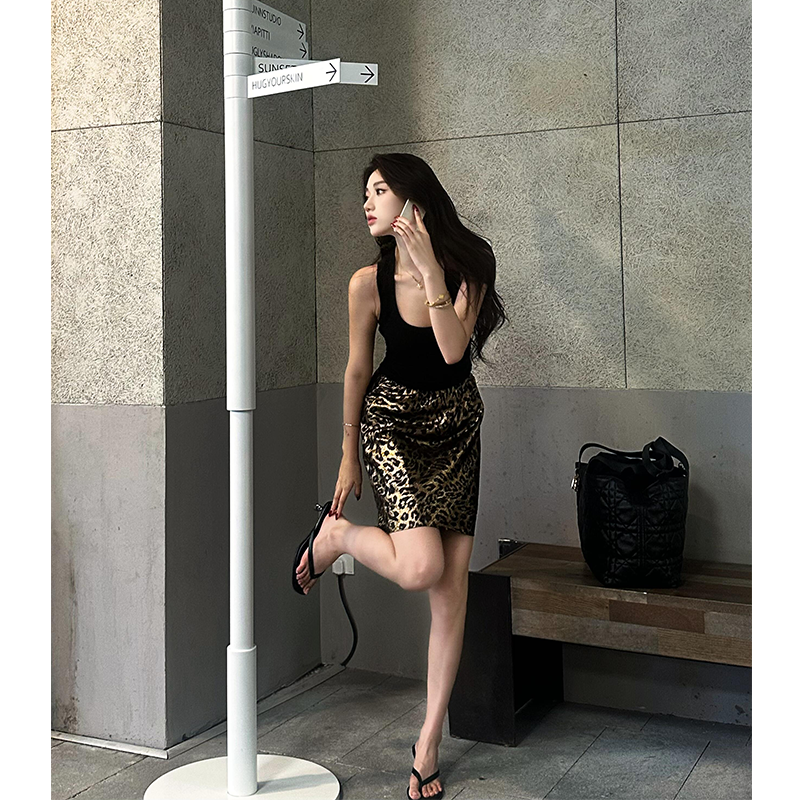 复古时髦烫金豹纹短裙女2025夏季高腰显瘦修身包臀a字裙印花半裙
