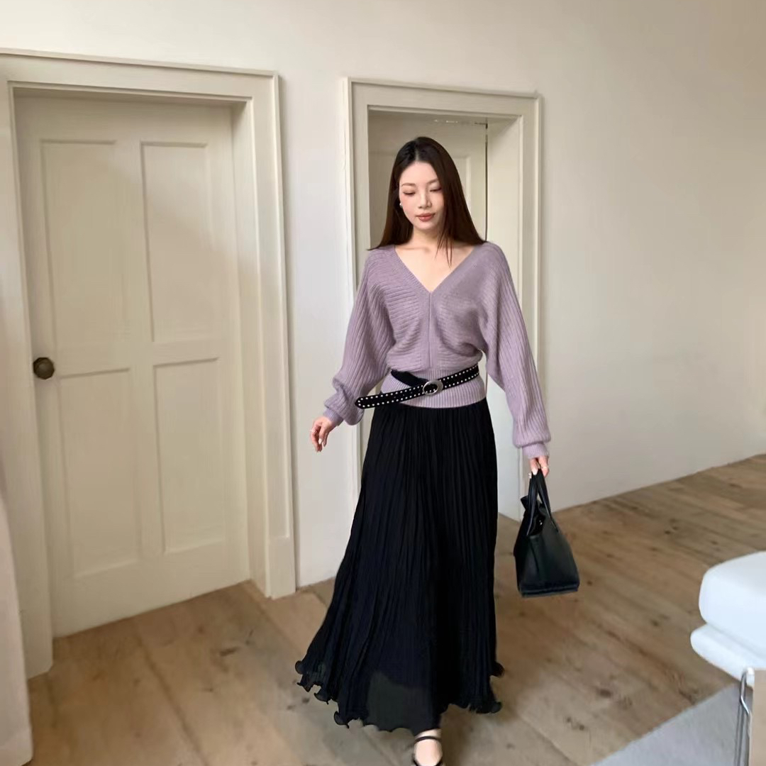 气质减龄修身小香风套头针织衫潮秋冬季新款法式显瘦V领长袖毛衣