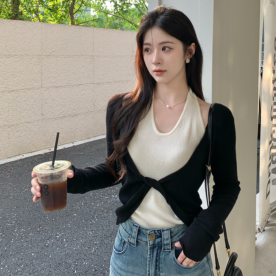 高级感挂脖假两件针织衫女秋装独特漂亮小衫撞色拼接长袖气质上衣