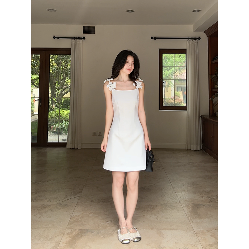 郭九九呢 法式气质优雅简约显瘦立体花朵吊带连衣裙 G925Q04451