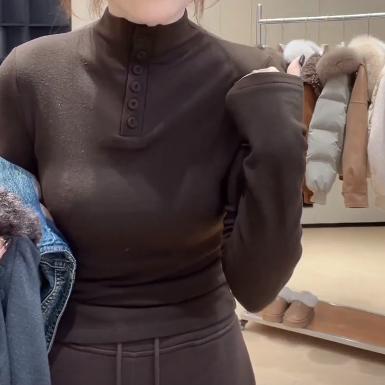 韩系简约纽扣半高领长袖打底T恤冬季新款时尚纯色高级感百搭上衣