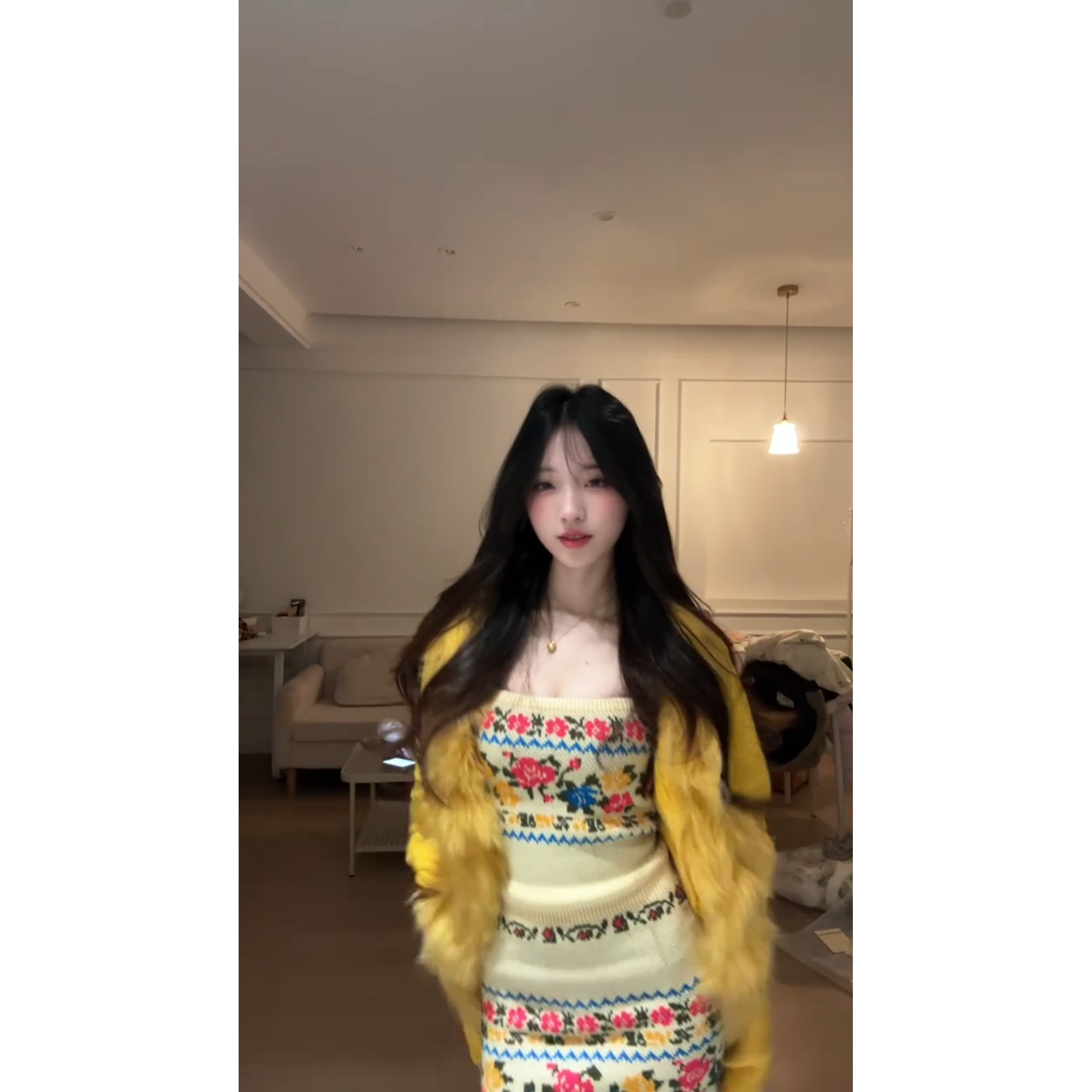 parkyeon法式纯欲黄色貂子毛领外套女秋冬新款玫瑰花抹胸裙套装