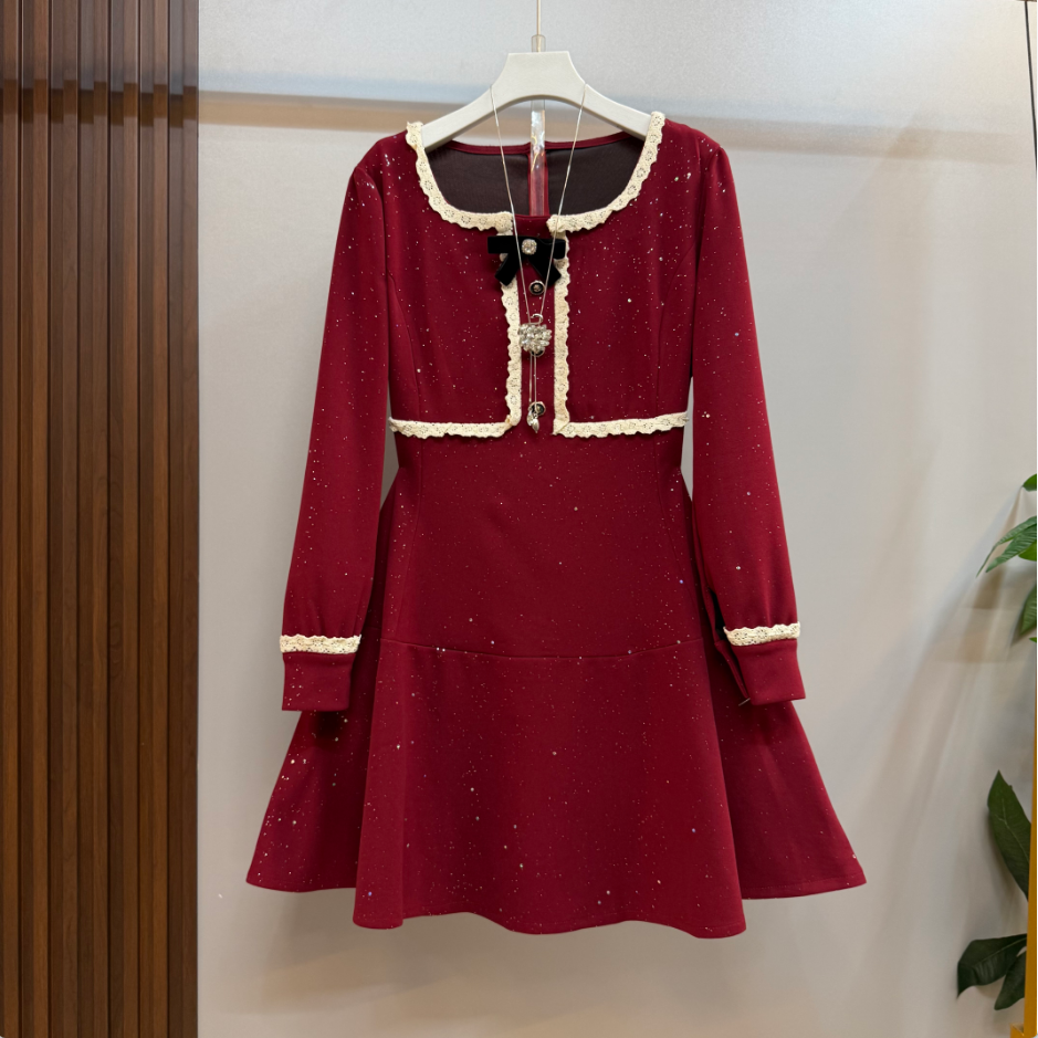 大码新款洋气精致甜美风蝴蝶结假两件设计亮闪闪显瘦连衣裙