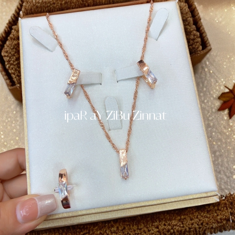 钛钢项链 新款时尚百搭气质好看的玫瑰金色三件套轻奢镶钻素款