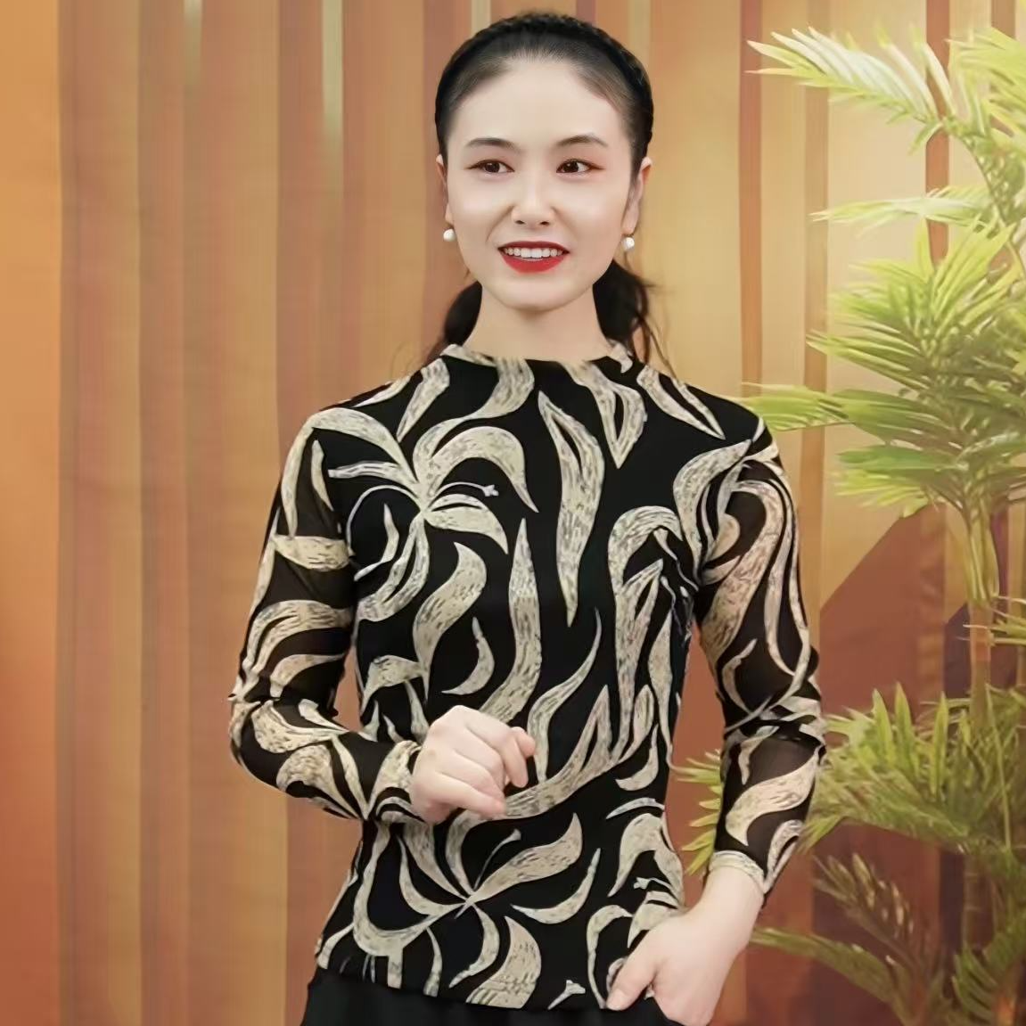【花不定位】时尚印花法式长袖内搭气质显瘦修身T恤时髦套头打底衫