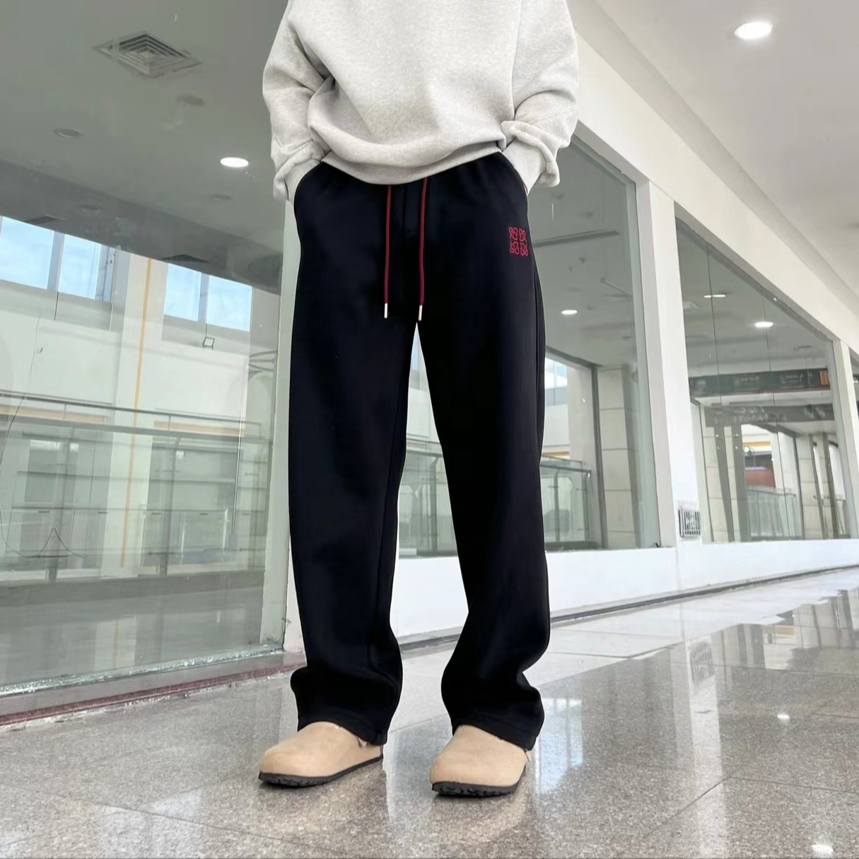 秋冬新款加绒加厚刺绣休闲裤松紧腰抽绳简约百搭休闲宽松直筒裤男