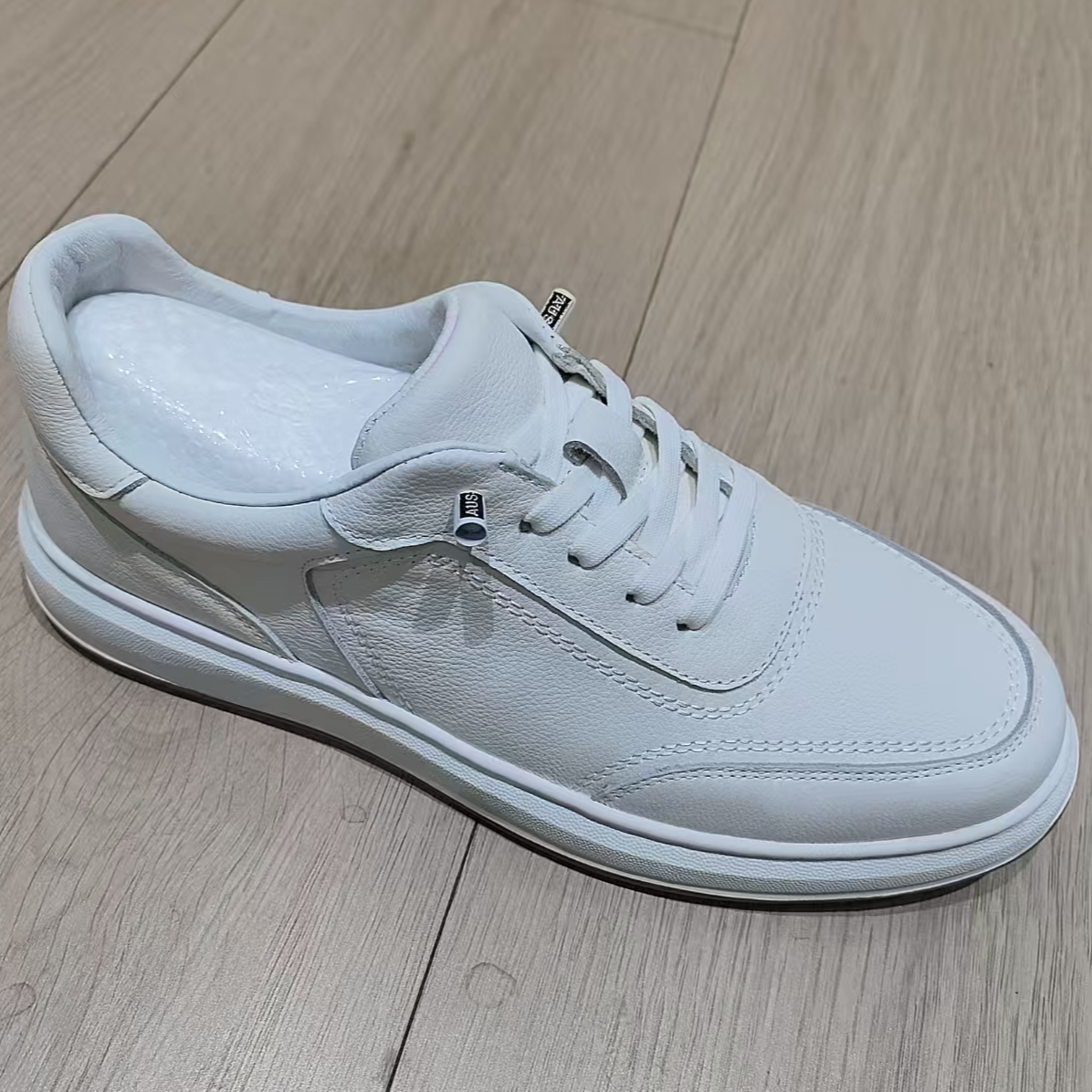 时尚简约风休闲透气舒适百搭休闲皮鞋平底圆头低帮男鞋小白鞋