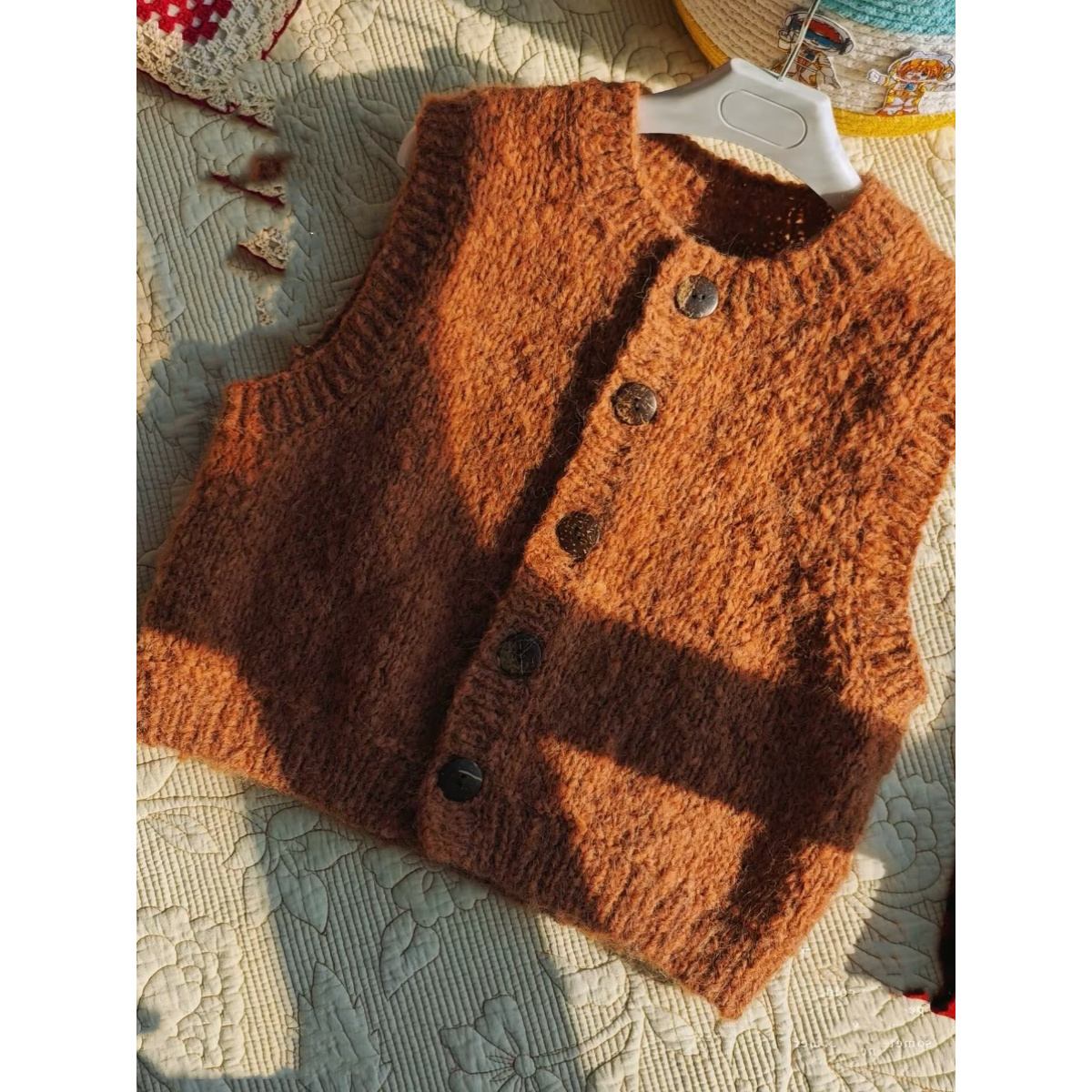 气质好的想转圈圈！叠穿！高级感马甲女针织衫系扣圆领背心百搭上衣