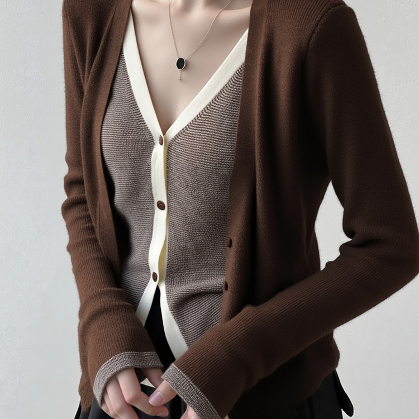 韩系早秋穿搭小众设计独特别致超好看高级感棕色假两件针织上衣女